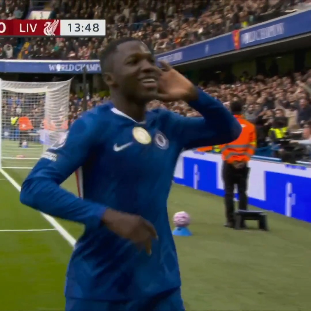 A MIGHTY HIT BY MOISES CAICEDO GIVES CHELSEA THE LEAD OVER LIVERPOOL. 💥