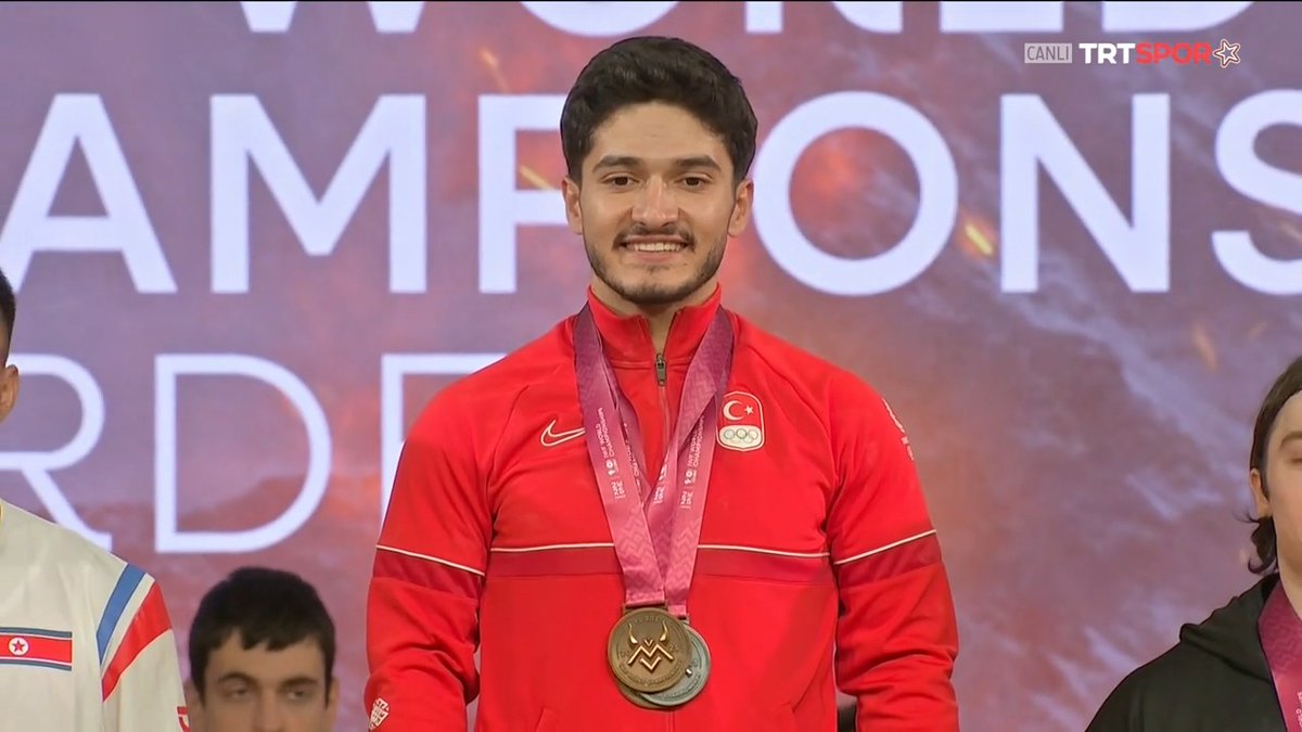 Kürsünün zirvesi Muhammed Furkan Özbek'in! 🇹🇷🥇
