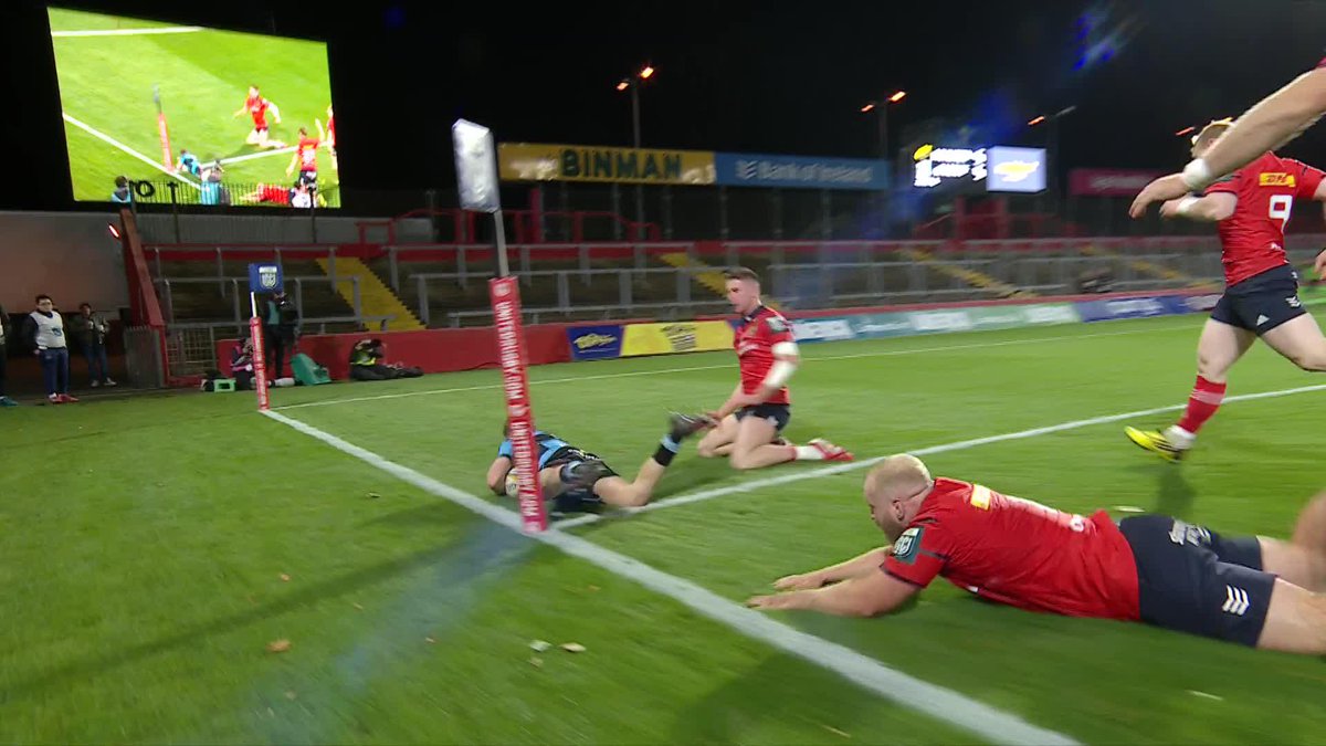 "That is absolutely magnificent!" 🎙️ Cardiff Rugby lead in Limerick again as Tom Bowen finishes a fantastic try 🔵⚫