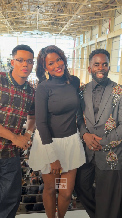 Now this is a story all about how… the Bel-Air crew took over Culture Con 👀🔥 Jabari Banks, Olly Sholotan, Cassandra Freeman, &amp; Jimmy Akingbola had the place looking like the Freshest conference in America. 😎 #CultureCon #BelAir