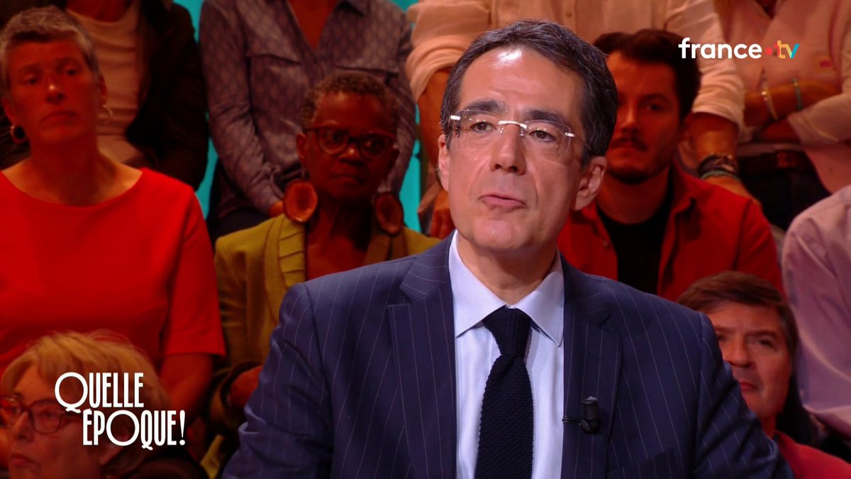 🗣️ "Venir de la Russie des pogroms, et admirer la France qui a réhabilité Dreyfus, c’était admirable" Darius Rochebin évoque le rapport complexe de Badinter à la France : de l'admiration pour les Lumières aux traumatismes de la collaboration, puis la réconciliation. #QuelleEpoque France tv Léa Salamé