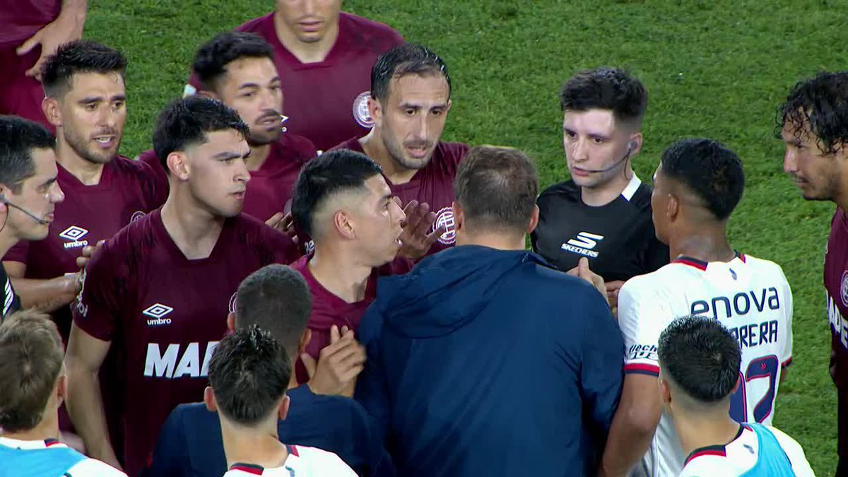 ¿QUÉ SE HABRÁN DICHO? ¡UNA VEZ FINALIZADO EL PARTIDO SE PICÓ ENTRE AYUDE E IZQUIERDOZ!
