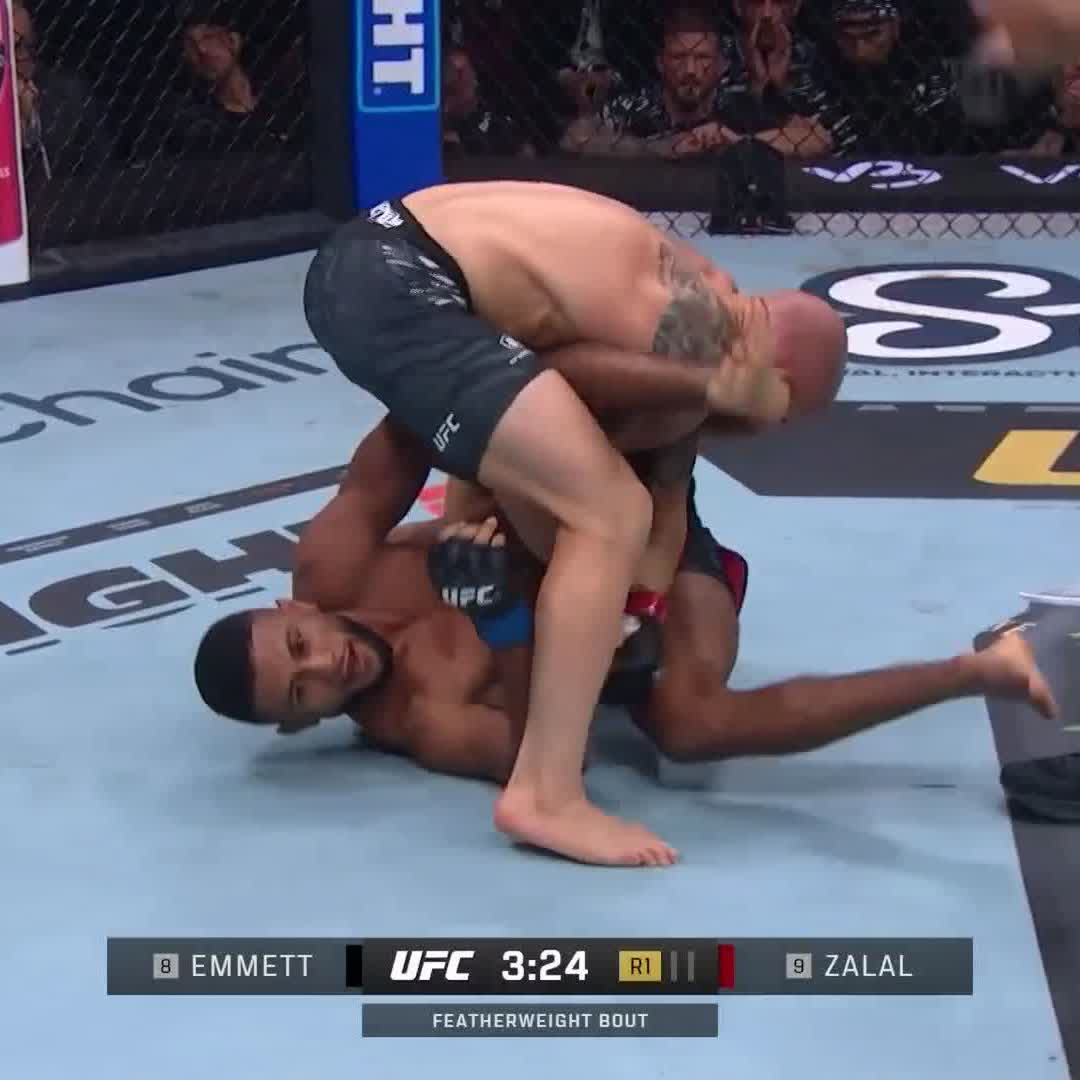 💪 Il est intouchable depuis son retour ! @moroccandevil45 s'impose par soumission au premier round 📺 Regardez l’#UFC320 EN DIRECT sur 🇫🇷 RMC Sport 1 et sur 🇧🇪 VOOSport World