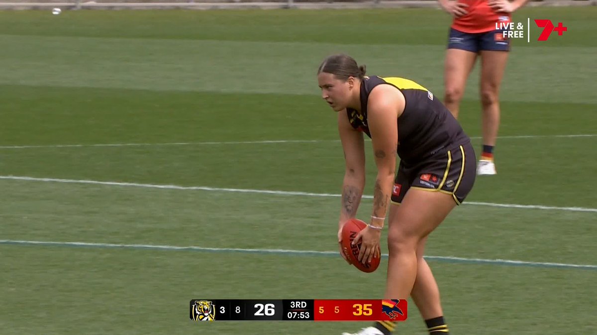 The Tigers claw their way back once again 🐯 #AFLWTigersCrows
