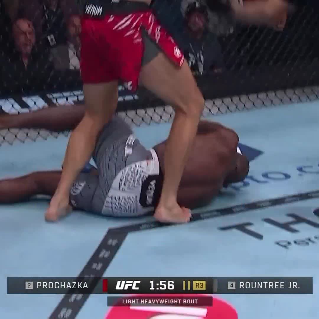 Jiri Prochazka KO'S Khalil Rountree at UFC 320