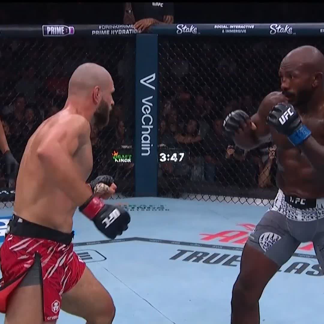 🧨 En cámara lenta 👀 #UFC320