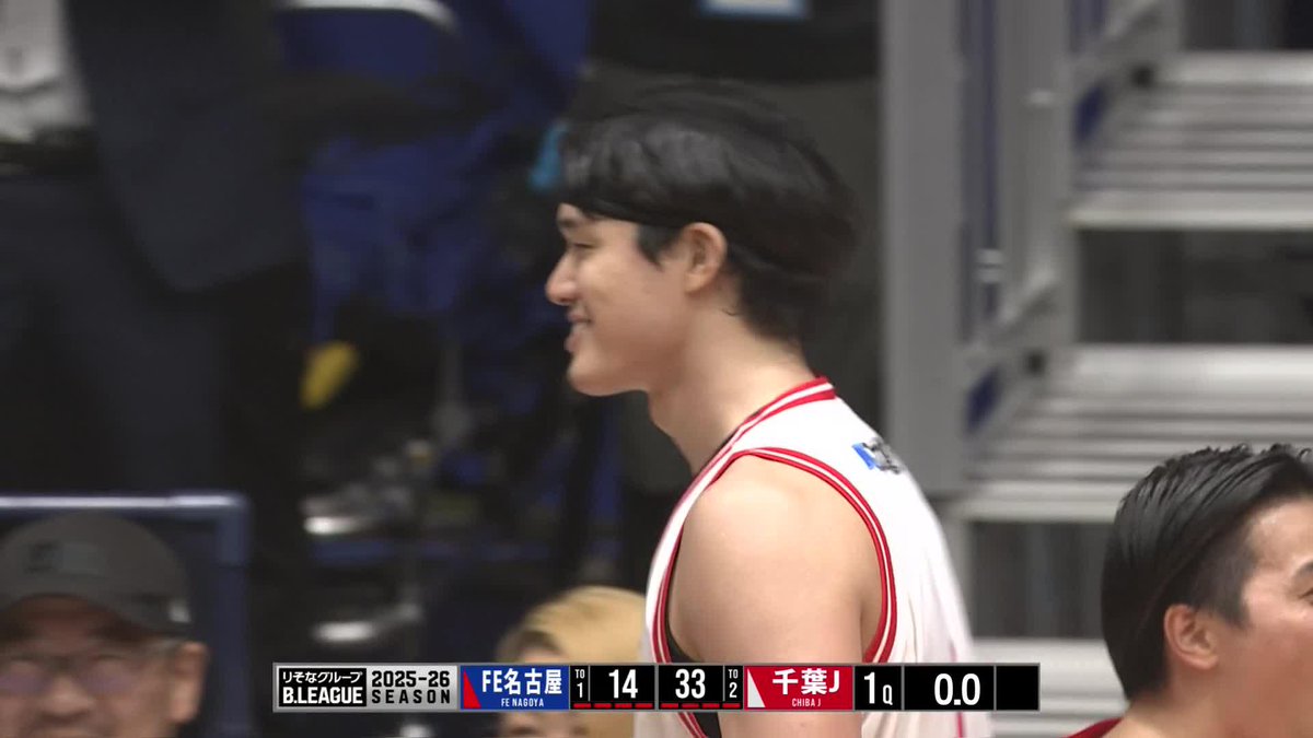 渡邊雄太がエグすぎる…! 第1Q終わりのこのブザービーターも沈め、1Qだけでいきなり14得点🔥🔥🔥 昨日はダブルダブルと奮闘した彼、今日はスコアリングでチームを引っ張る! #渡邊雄太 #千葉ジェッツ #Bリーグ B.LEAGUE(Bリーグ)