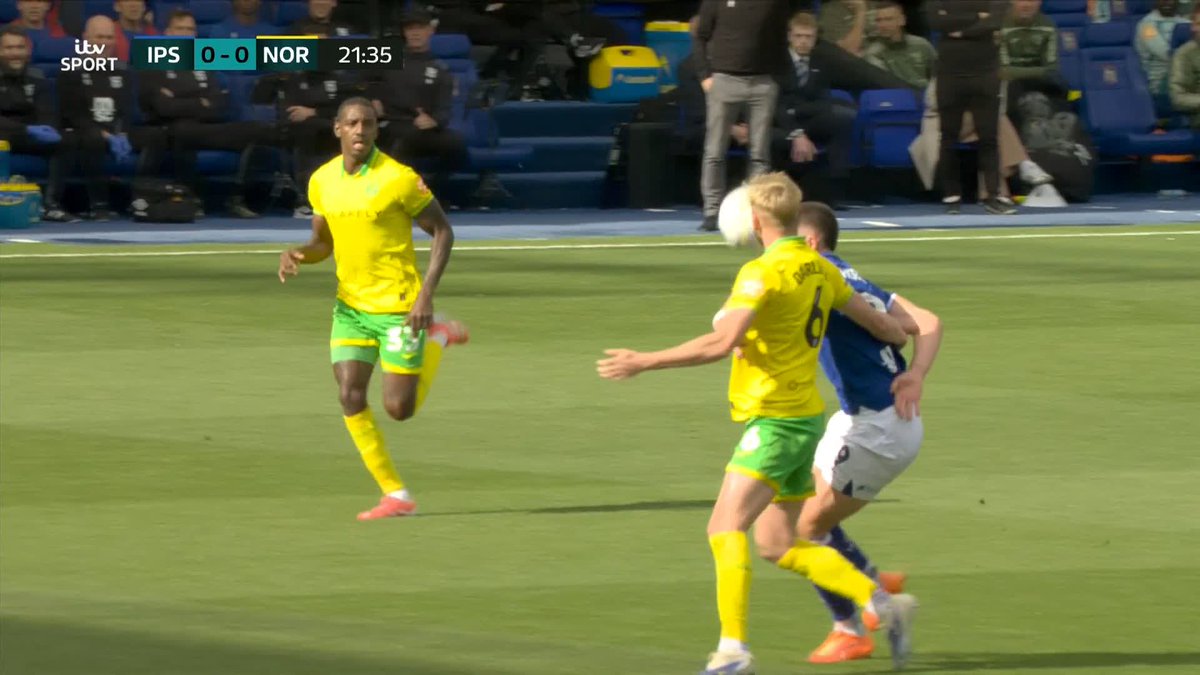 Should this have been a freekick? It feels VERY soft 🤔