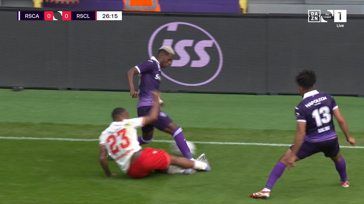 🟥 | L’arbitre aurait-il dû donner rouge à Angulo ? #ANDSTA