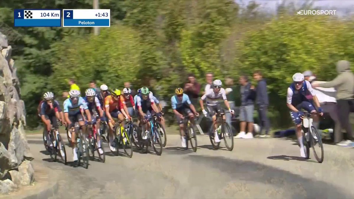 🕺 Empieza el baile: Evenepoel secunda el movimiento de Sivakov y Pogacar responde en segunda persona. #EuroRoad25