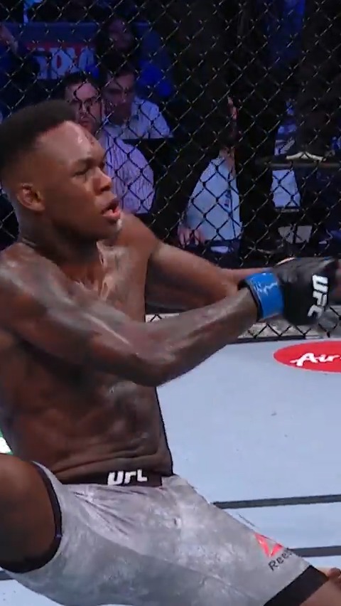 🔙 Il y a six ans jour pour jour, Israel Adesanya devenait champion MW en battant Robert Whittaker. 🇳🇬🏆