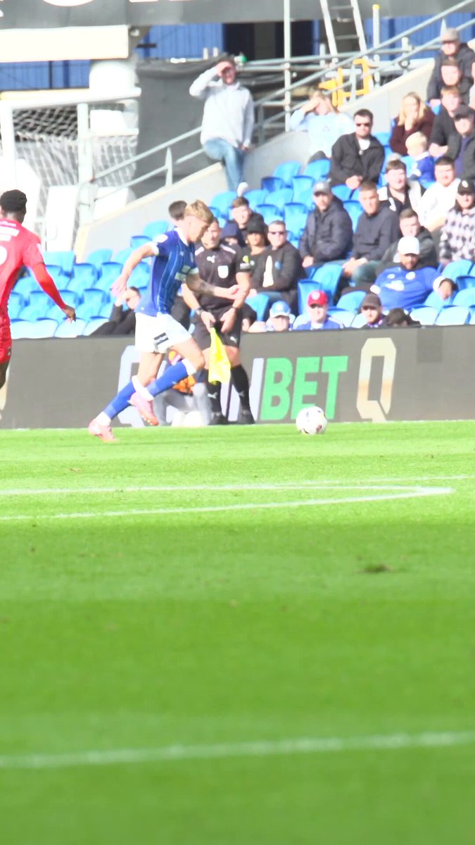 Another look at Callum Robinson's opener 💪 #CityAsOne