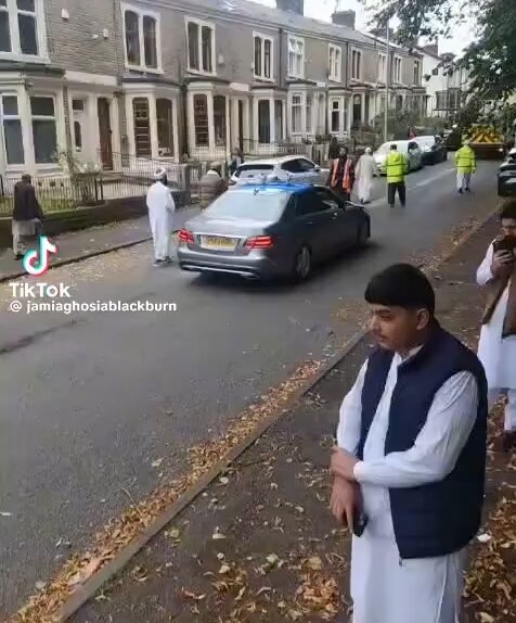 Imagine living on this street and this enormous Taliban march comes walking past! The Islamification of Britain!