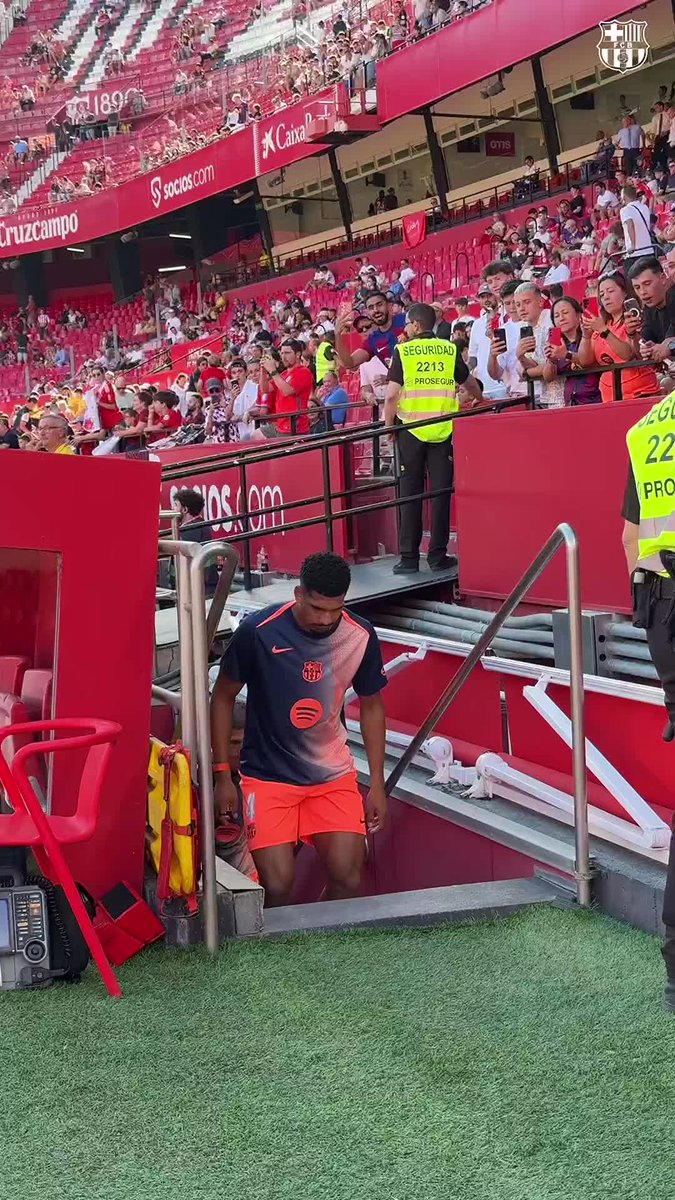 Final warm up before #SevillaBarça 👊