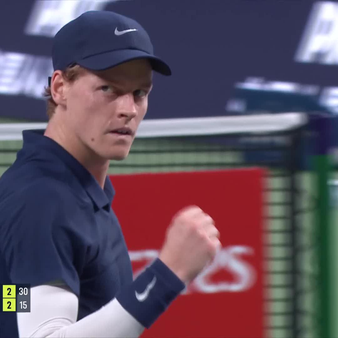 Jannik Sinner wins a fantastic point against Griekspoor in Shanghai. Impeccable movement. Finishing it off with a sneaky little backhand flick shot. Casual brilliance. 🦊🤌