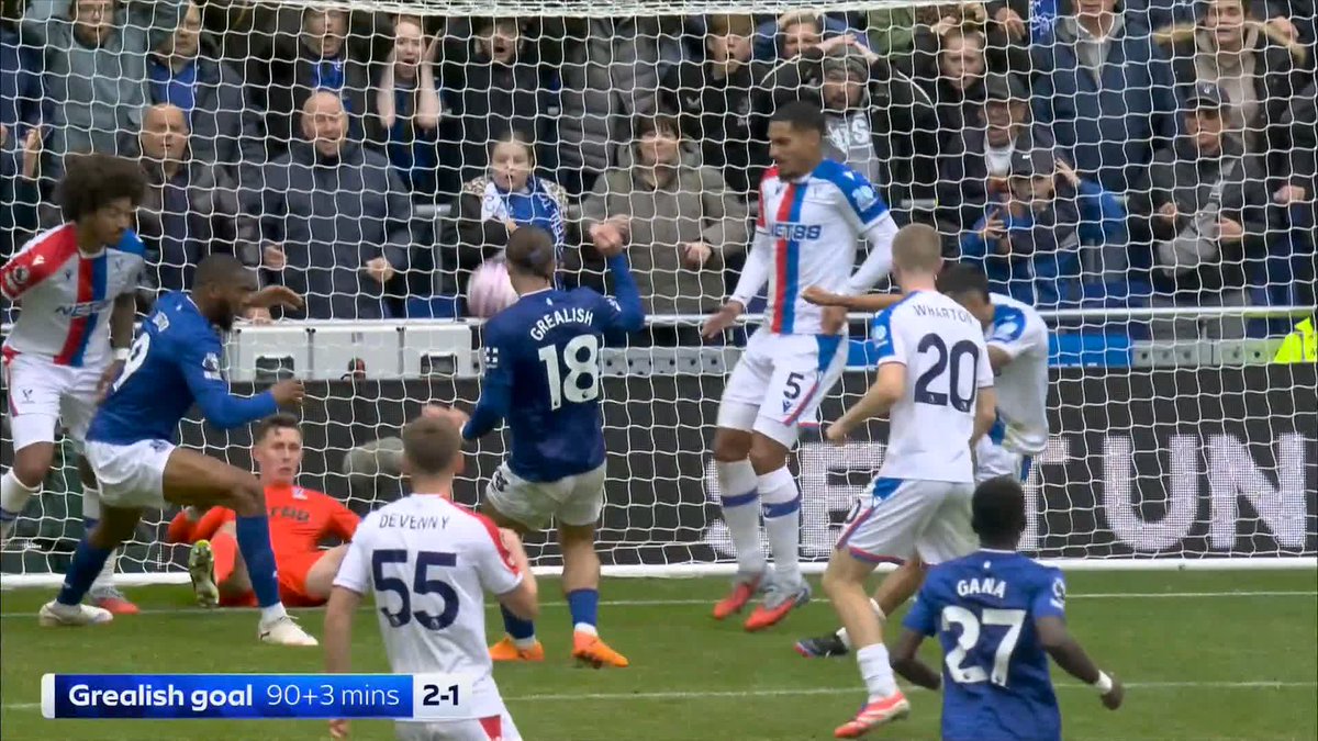 "It doesn't matter, his dad will be delighted" 😂 Jamie Carragher on whether Jack Grealish meant his first goal for Everton 🔵