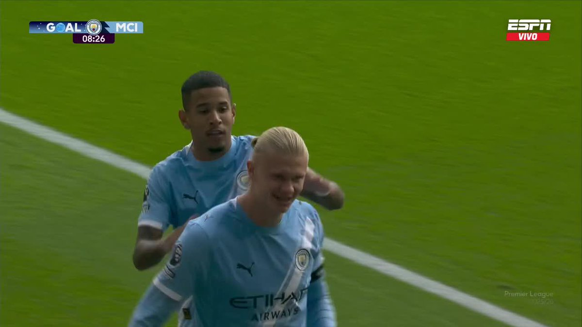 COMPLETAMENTE IMPARABLE: Haaland se generó su chance y marcó el 1-0 de Manchester City vs. Brentford en la #PREMIERxESPN. 📺 Mirá la Premier League por #DisneyPlus Plan Premium