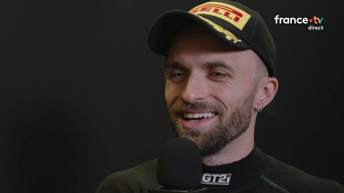 🏎️ #GPExplorer | Squeezie, organisateur de l'événement et pilote, nous livre ses dernières impressions avant la course. 🗣️ "C'est une émotion de fou ! On célèbre la culture internet française aujourd'hui." 📺 Suivez le GP Explorer en direct :