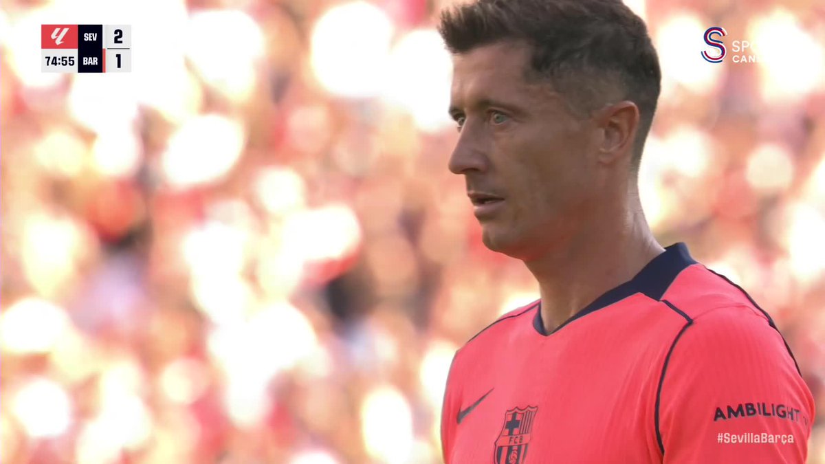 Lewandowski penaltıyı auta attı. ❌