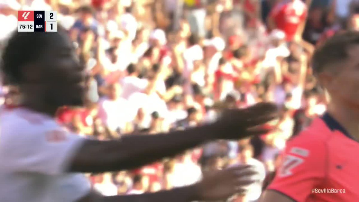 ROBERT LEWANDOWSKI MISSES THE PENALTY 😰