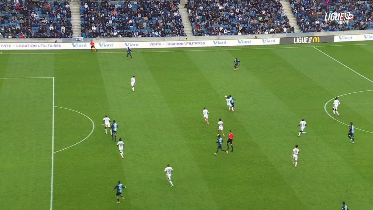 🎩 Messieurs, dames, savourez ce magnifique but : 𝗥𝗮𝘀𝘀𝗼𝘂𝗹 𝗡𝗱𝗶𝗮𝘆𝗲 Havre Athletic Club ⚽️ égalise face au Stade Rennais !