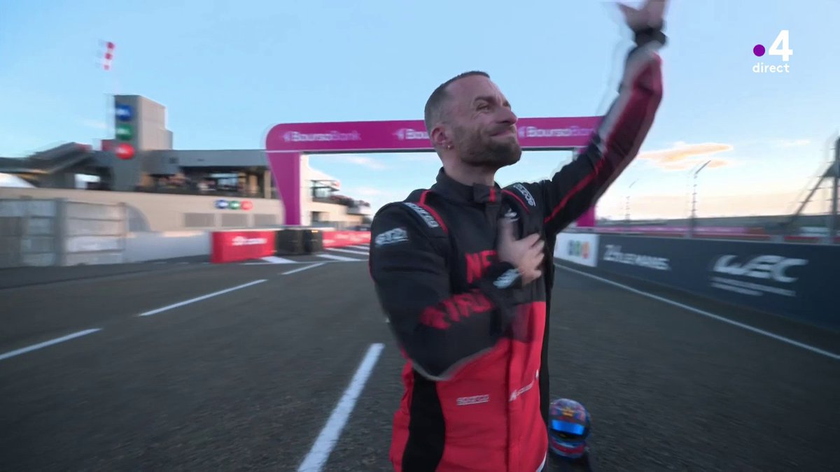 🏎️ #GPExplorer | 🥹 Les larmes de Squeezie à la fin du GP 👏 Les 24 participants de cette 3e édition nous auront offert un sacré spectacle au Mans ! 📺 Suivez la course en direct :