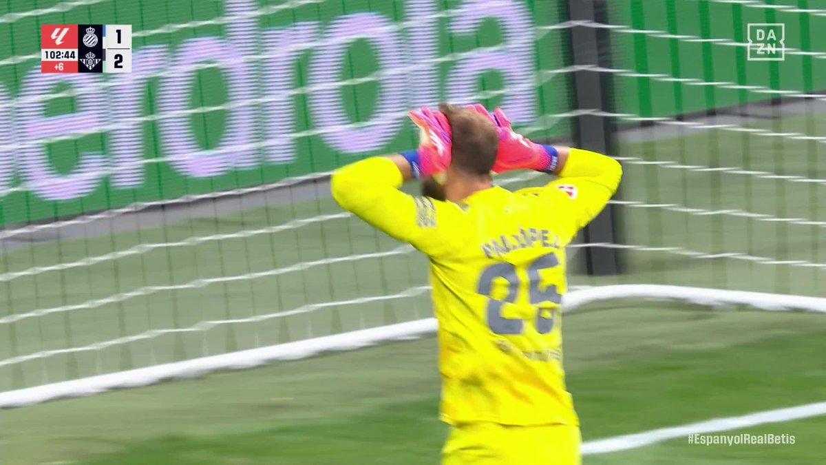 PAU LÓPEZ LE PARA EL PENALTI A PUADO Y LO CELEBRA ANTE SU ANTIGUA AFICIÓN 🤯 La locura en el minuto 100 en el RCDE Stadium #LALIGAenDAZN ⚽️