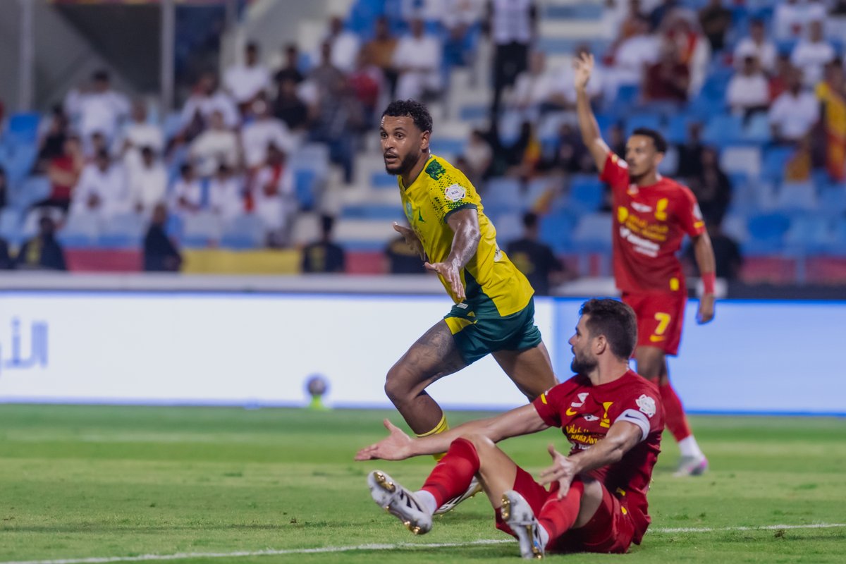 سحر الإنهاء من لمسة 🥶🪄 جوشوا كينغ نجم @khaleejclub يُبدع تهديفيًا من أولى الجولات ⚽️🟢 #دوري_روشن_السعودي | #للجماهير