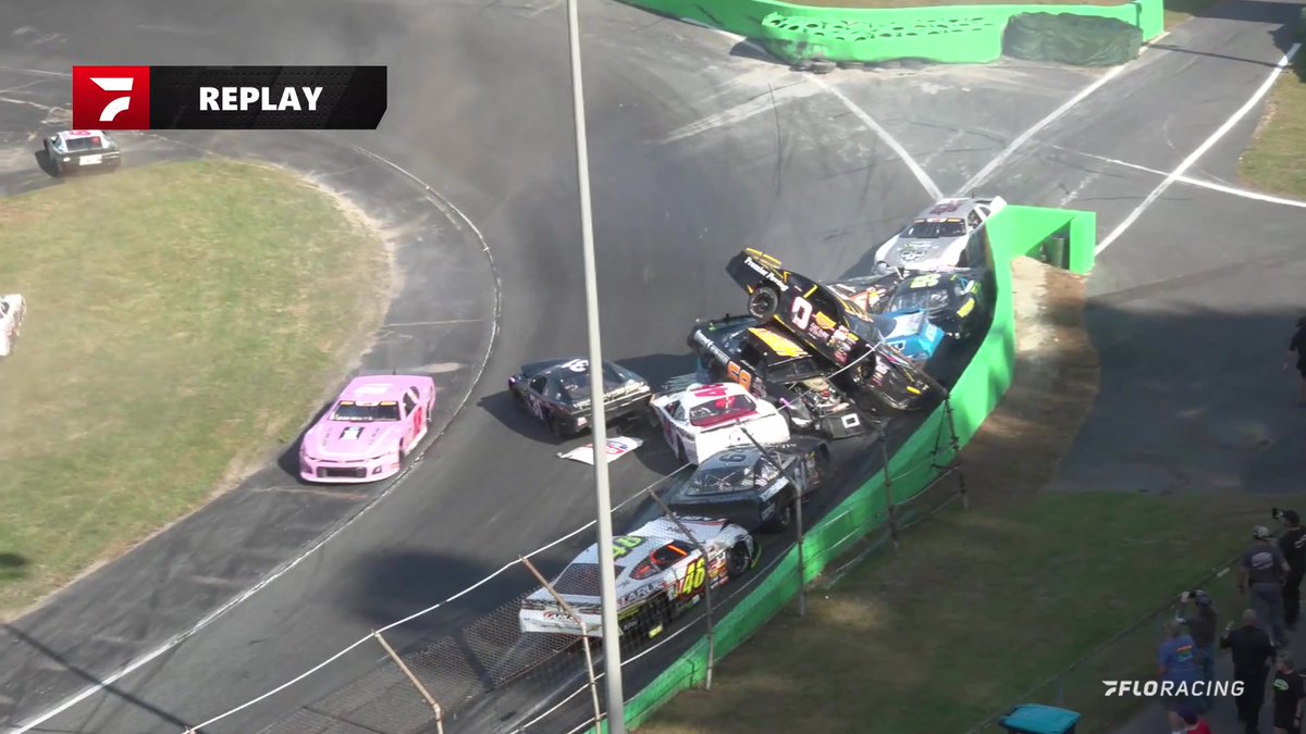 🚨 Segment #2 of the #MilkBowl starts with a melee on the front stretch at Thunder Road Speedbowl!
