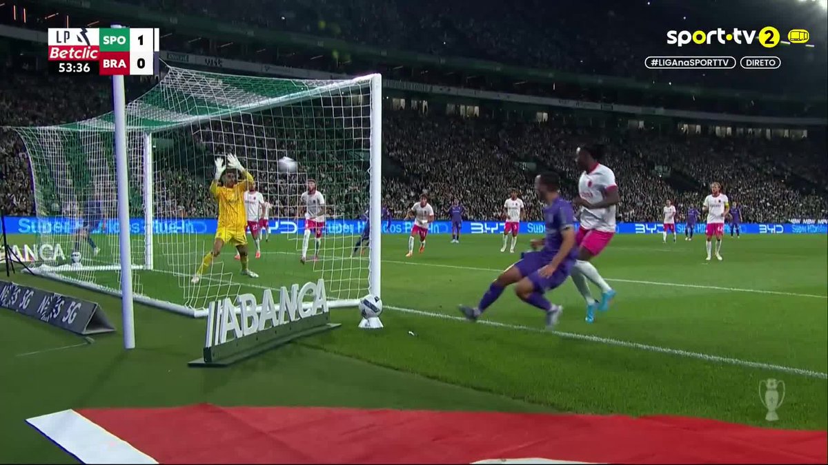 Rui Silva defendeu esta bola em cima da linha 😳 #sporttvportugal #LIGAnasporttv #LigaPortugalBetclic #SportingCP #SCBraga