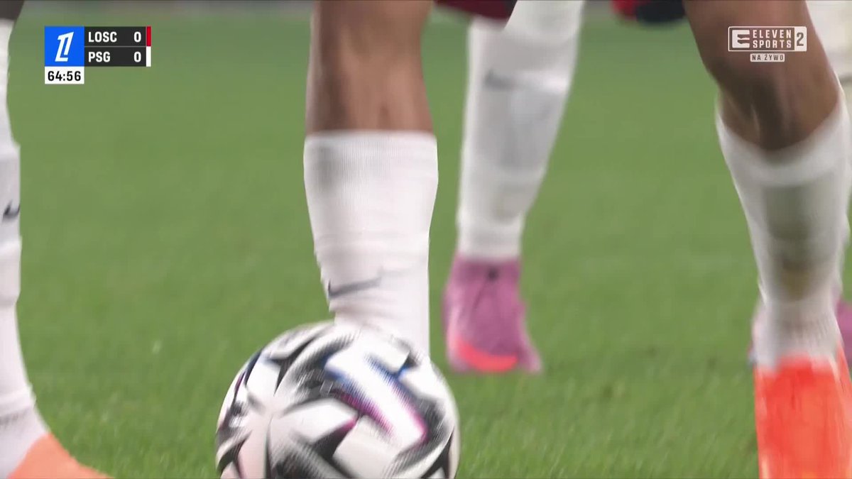 𝐍𝐔𝐍𝐎 𝐌𝐄𝐍𝐃𝐄𝐒! 𝐂𝐎 𝐙𝐀 𝐔𝐃𝐄𝐑𝐙𝐄𝐍𝐈𝐄 𝐙 𝐑𝐙𝐔𝐓𝐔 𝐖𝐎𝐋𝐍𝐄𝐆𝐎! PSG obejmuje prowadzenie w meczu z Lille OSC. 🥅💥