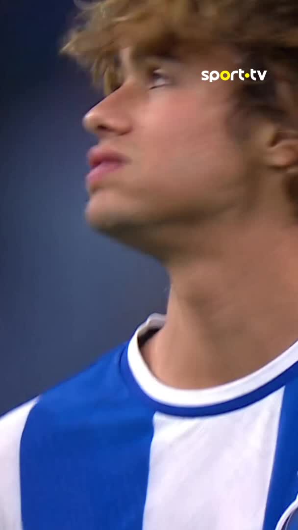 Mora não vai esquecer aquela bola na barra tão cedo 💭 #sporttvportugal #LIGAnasporttv #ligaportugalbetclic #FCPorto #SLBenfica