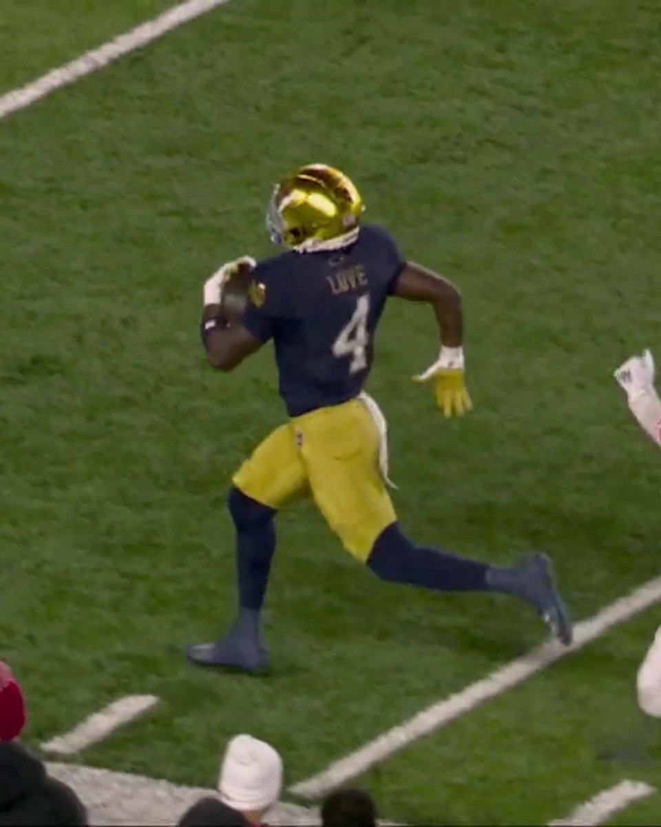 This is how you finish a touchdown run Not dropping the ball early