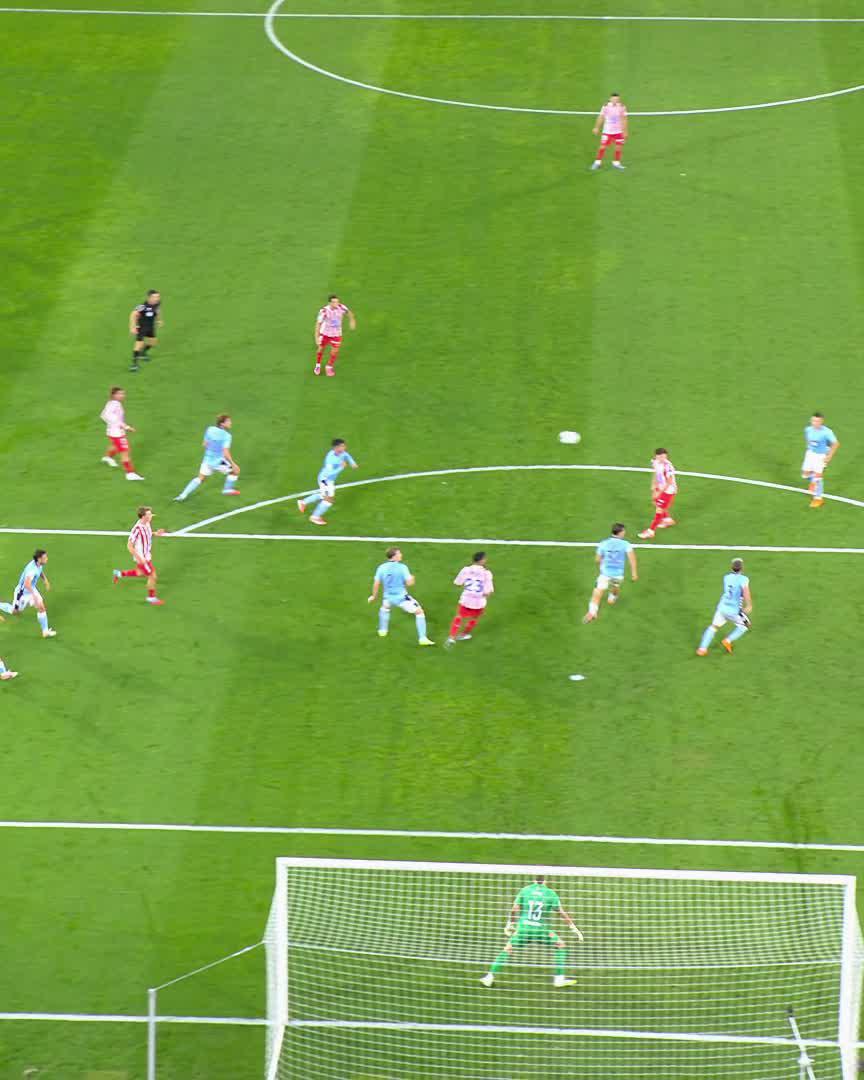 El Atlético de Madrid hasta antes de la expulsión estaba jugando realmente bien. Estaba más cerca el 0-2 que el empate. La primera parte de Griezmann fue buenísima.