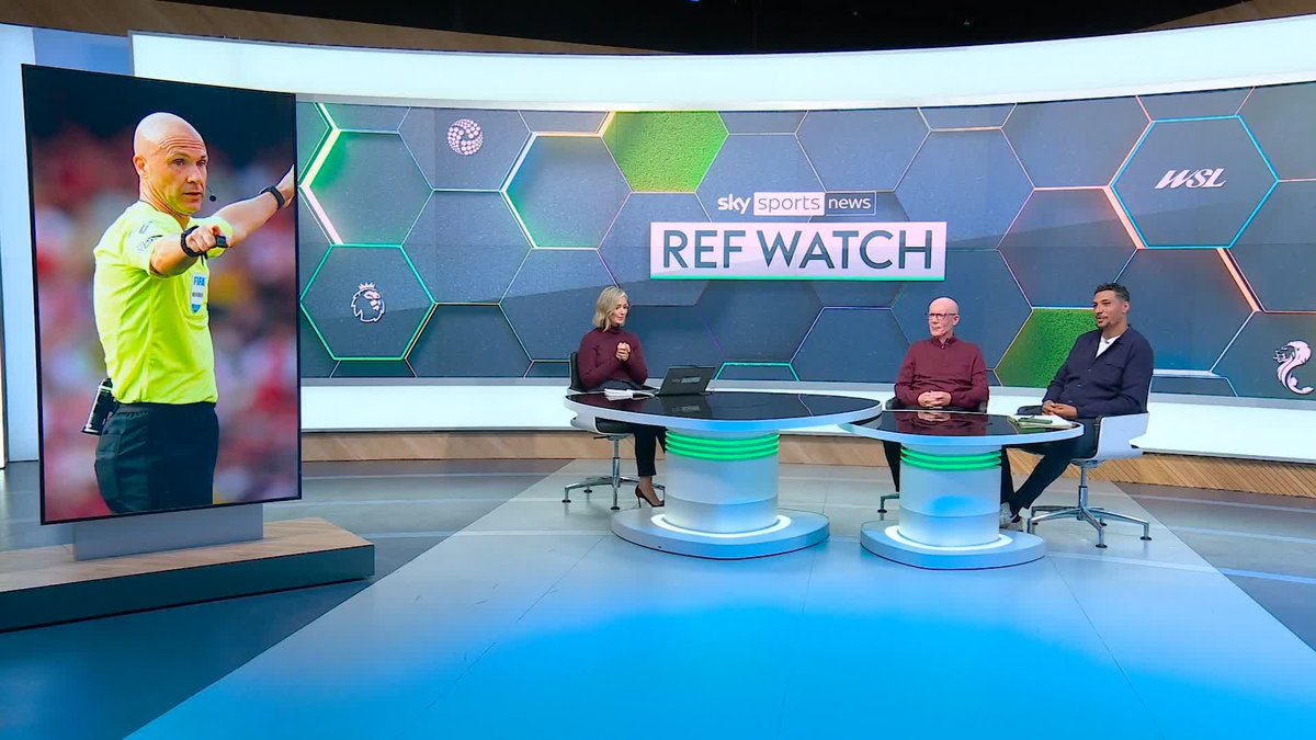 "That's unbelievable" 🤯 "I feel for the referee" 😬 Should Enzo Maresca have been allowed to celebrate with his team after Chelsea's late winner against Liverpool? 🟥