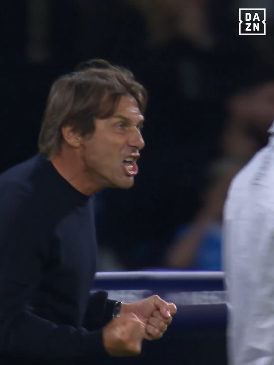 CONTE 𝒔𝒄𝒂𝒕𝒆𝒏𝒂𝒕𝒐 al fischio finale 🦁 Abbraccia Oriali Anguissa 🫂 E va a caricare tutta la squadra 🔥🥳 #Conte #SerieAEnilive #DAZN