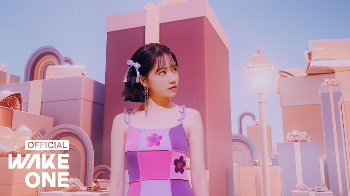4 years ago today, JO YURI debuted as a soloist with ‘GLASSY’