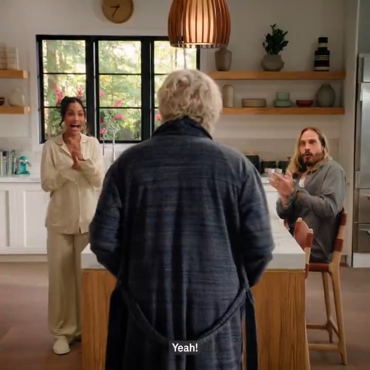 iPhone 17 + America’s Best Network = 🔥 In his T-Mobile debut, Jeff Bridges teams up with Zoe Saldana to share why it’s better over here.