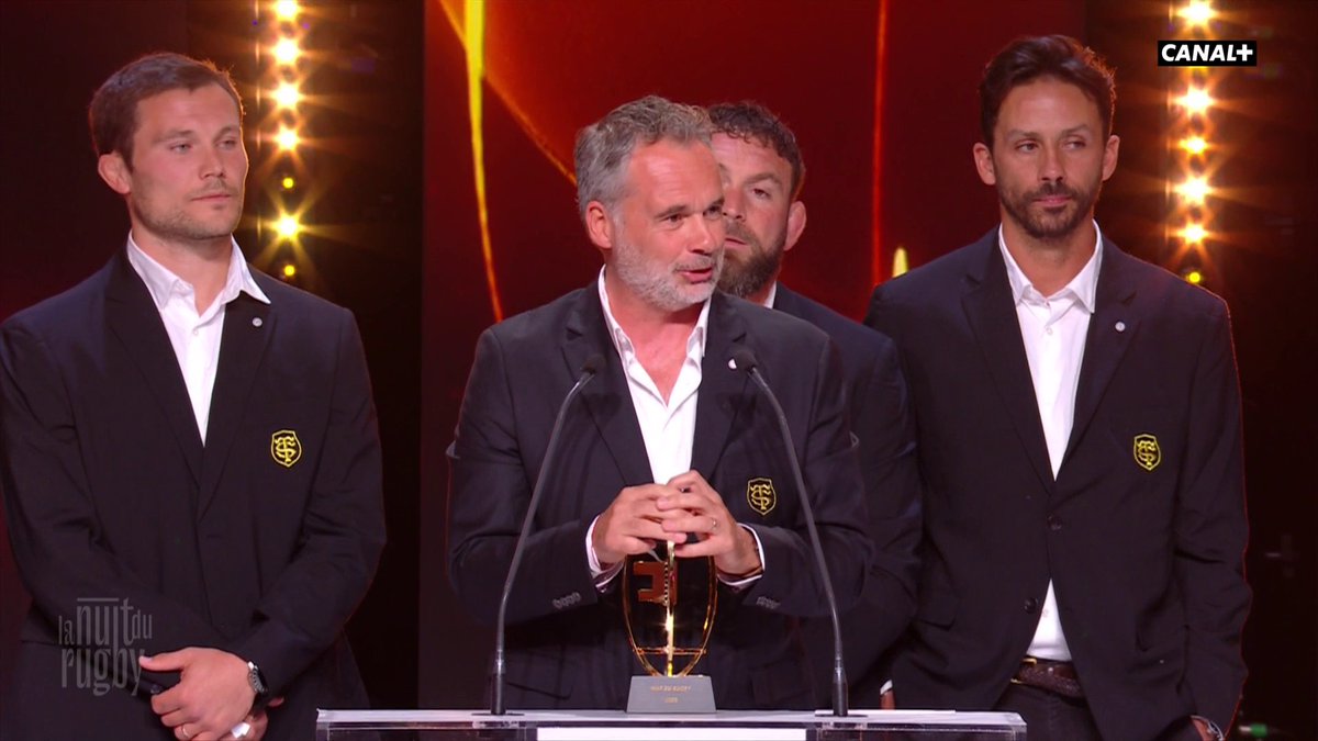 LE MEILLEUR STAFF DU TOP14 EST LE STAFF DU STADE TOULOUSAIN ⭐️ Ugo Mola et ses hommes remportent le trophée après un 3ème Bouclier de Brennus consécutif 🏆 #NuitDuRugby