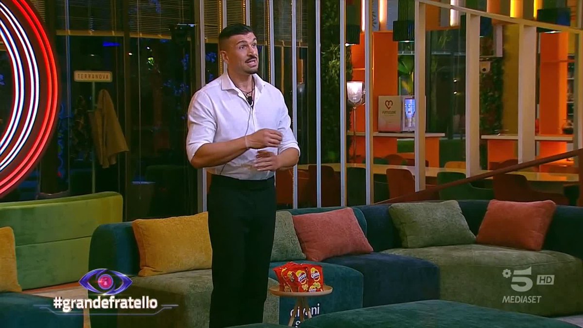 Dopo alcune parole pronunciate in settimana, Matteo è messo davanti a una scelta... #GrandeFratello
