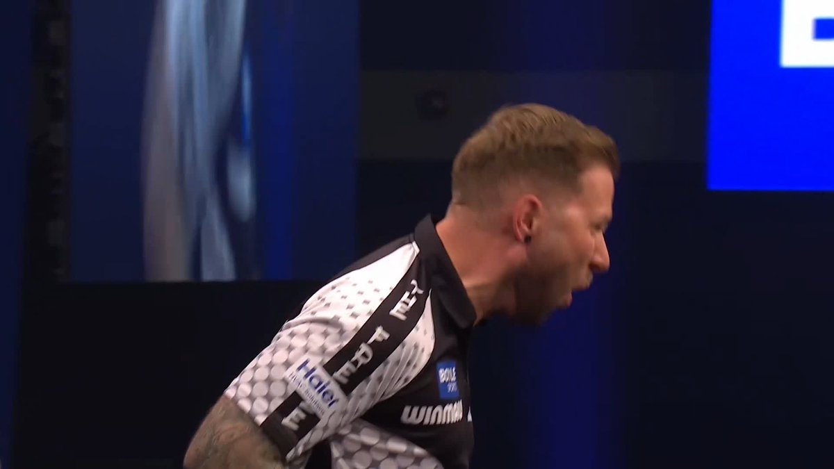 INCREDIBLE FROM NOPPERT! 🤯 That is SENSATIONAL! Danny Noppert battles back from the brink to deny Jermaine Wattimena, completing the comeback with a majestic 158 checkout! 📺 #WGPDarts | R1