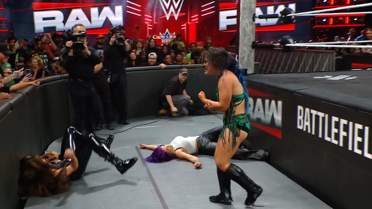 No big deal just Bayley and LYRA VALKYRIA helping each other out! 🙌