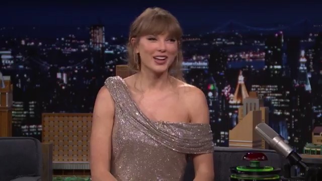 .Taylor Swift settles rumors about her engagement, Ed Sheeran HQ, Selena Gomez’s wedding, and more 👀 #TaylorOnFallon #FallonTonight