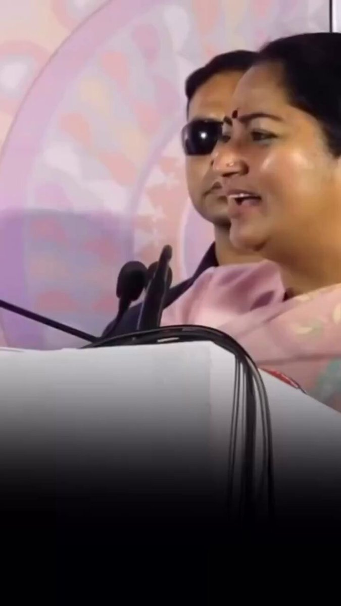 “वोट चोरी नहीं…दिलों की चोरी करता है मोदी और हम सबका दिल उन्होंने चुराया है” 🥴 - दिल्ली की मुख्यमंत्री रेखा गुप्ता जी 🤣