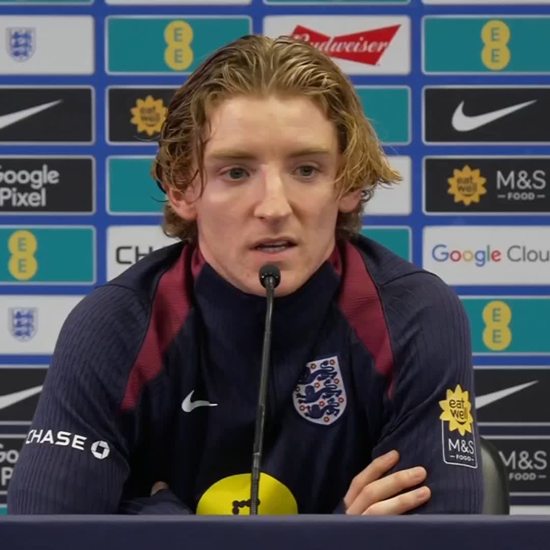 "He's unbelievable, he's a genius" 👏 Anthony Gordon on England captain Harry Kane.