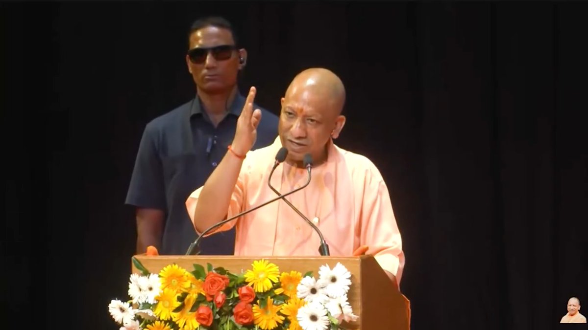 वर्ष 2012 में जब समाजवादी पार्टी की सरकार आई थी, तो इन्होंने सामाजिक न्याय के पुरोधाओं के बने हुए स्मारकों को तोड़ने की धमकी दी थी, तब भारतीय जनता पार्टी ने कहा था कि सामाजिक न्याय के पुरोधाओं के स्मारकों को कोई तोड़ेगा, तो उत्तर प्रदेश की जनता उसको तोड़ कर रख देगी...