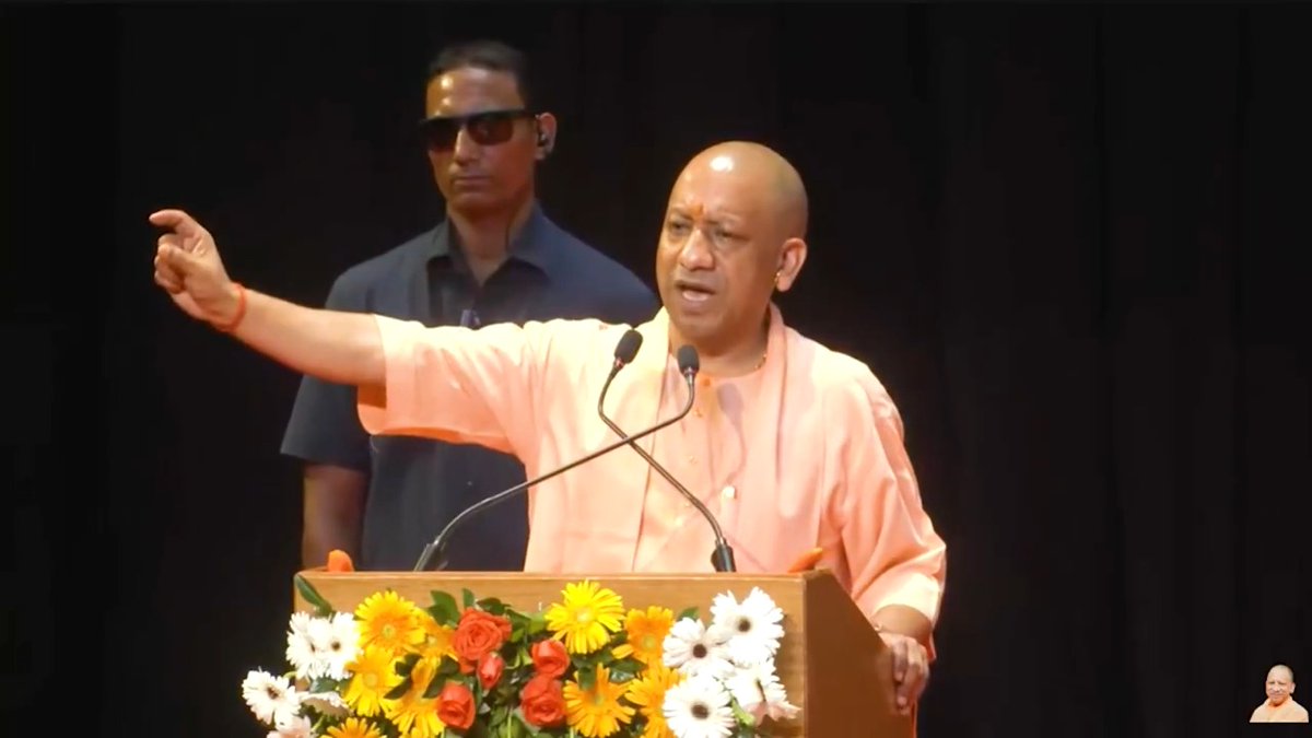 आदरणीय प्रधानमंत्री श्री Narendra Modi जी और हम लोगों ने जब अयोध्या एयरपोर्ट का नामकरण महर्षि वाल्मीकि जी के नाम पर किया, तब भी समाजवादी पार्टी विरोध कर रही थी...
