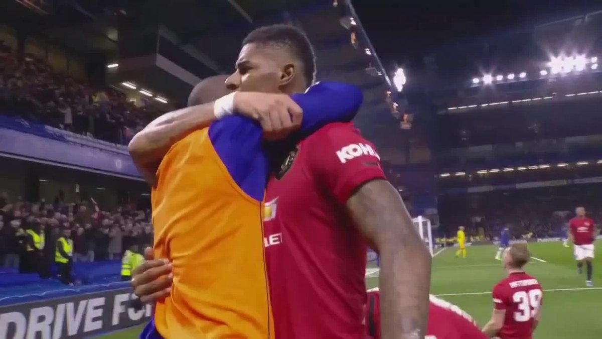 El gol de Marcus Rashford con el golpeo espectacular que hablábamos en La Pizarra ahora mismo.
