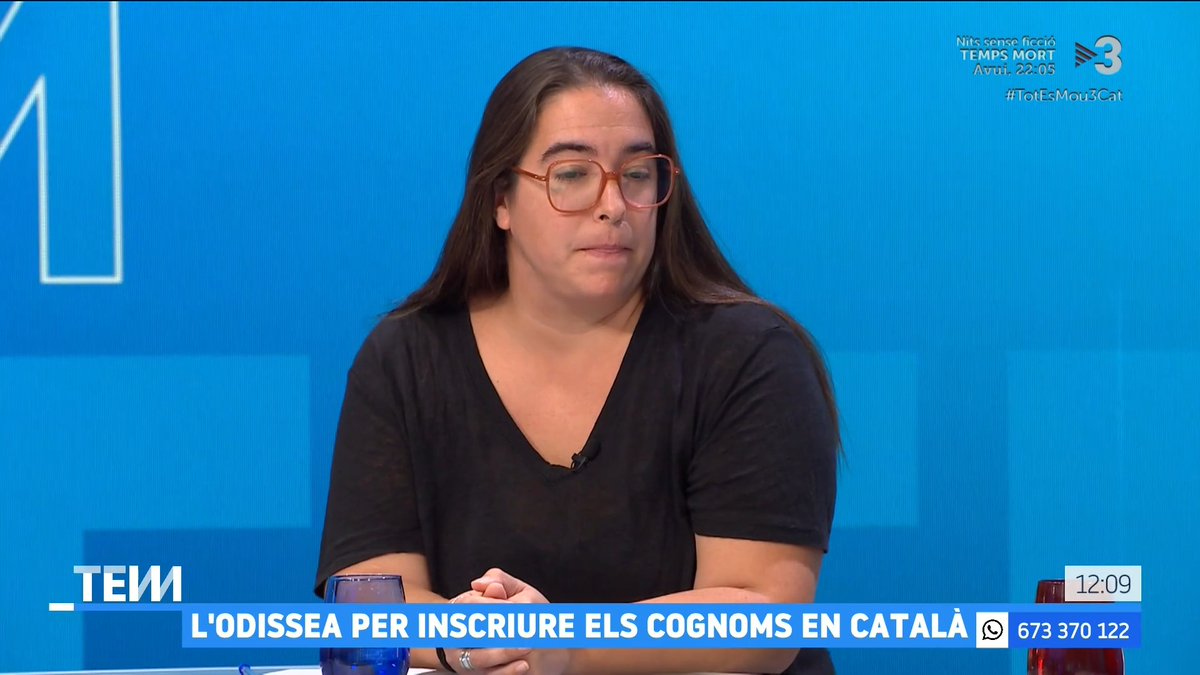 🔴 Una mare explica l'odissea per inscriure els cognoms de la seva filla en català. El Registre Civil de Barcelona l'hi nega. #TotEsMou3Cat ▶