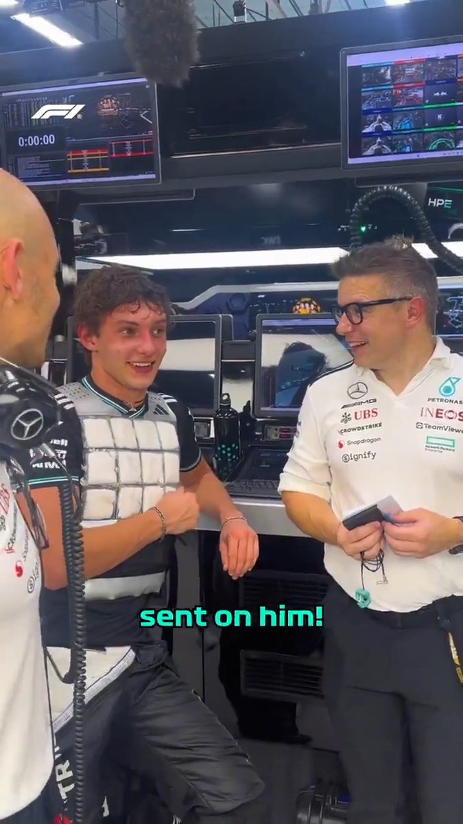 Kimi SENT that one 😮💨 The Mercedes garage react to Antonelli's mega move to secure P5 in Singapore 👏 #F1 #SingaporeGP Mercedes-AMG PETRONAS F1 Team